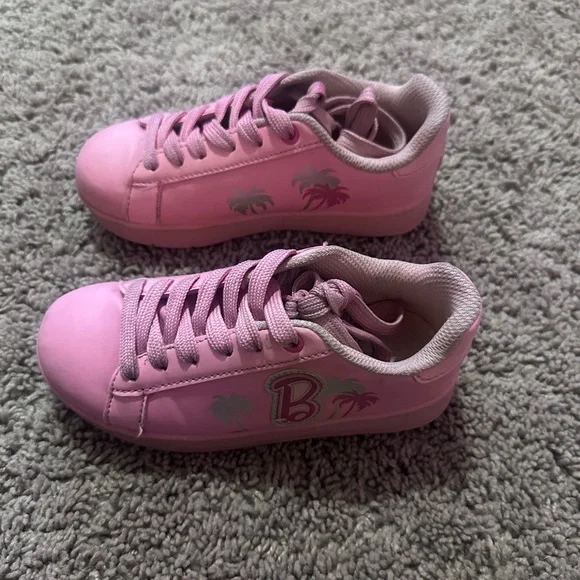 Preloved Barbie Pink Lace-Up Sneakers - Picture 3 of 3
